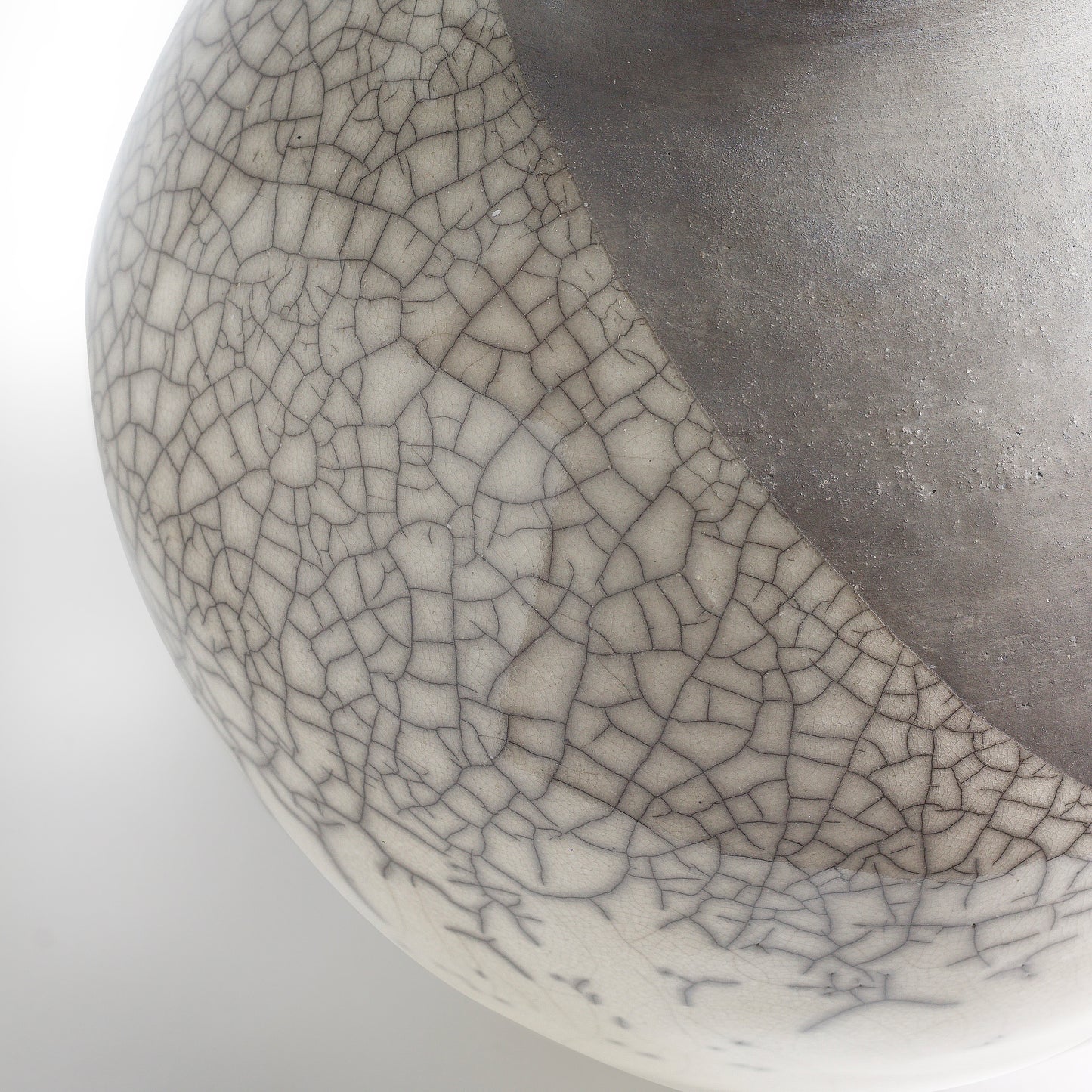 Japanese Modern Minimalist Shadow Sculpture Raku Ceramic Grey Crakle