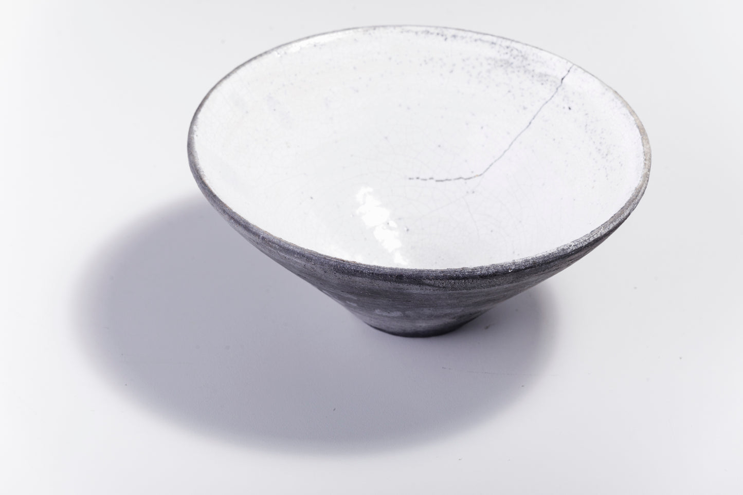 Japanese Wu Large Bowl Raku Ceramics Crackle Black White