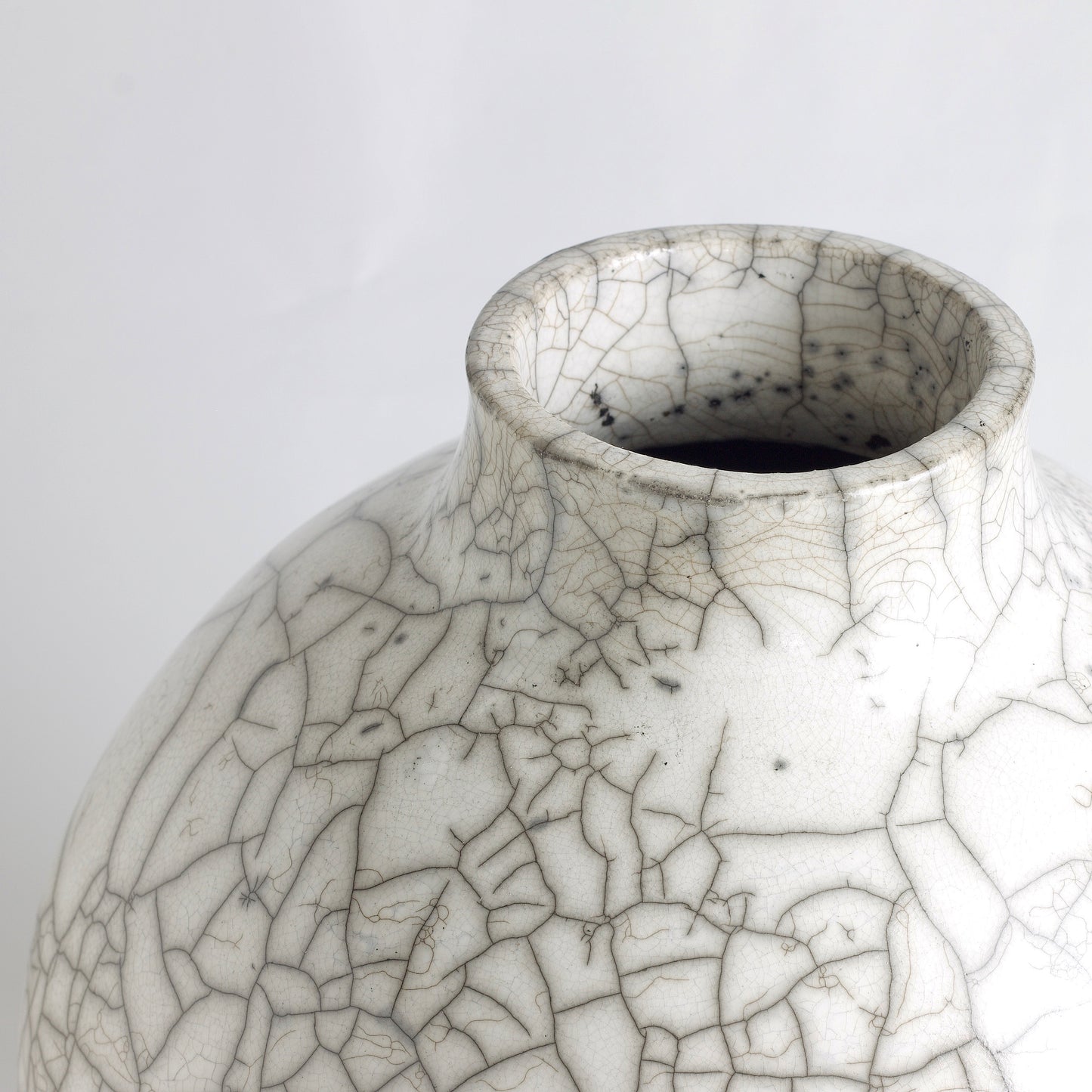 Japanese Modern Minimalist Super Crackle Dome Vase Raku Ceramic White