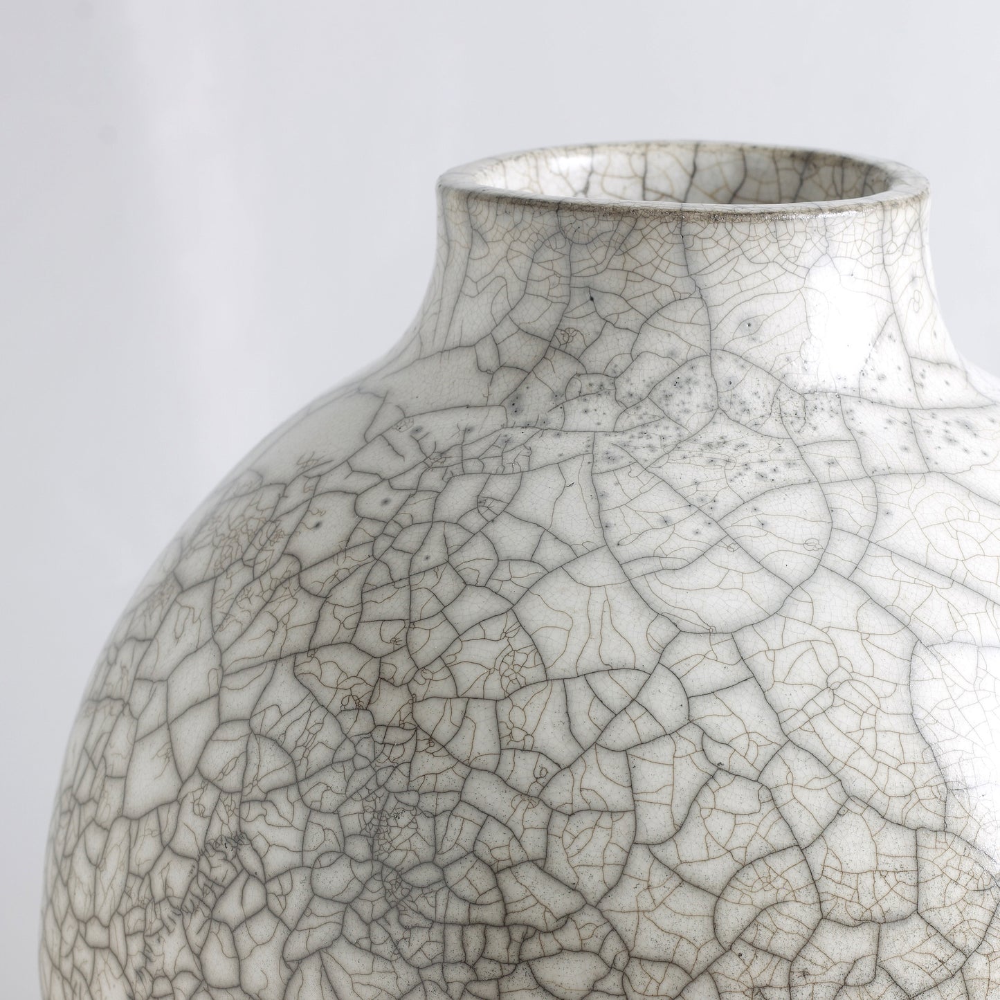 Japanese Modern Minimalist Super Crackle Dome Vase Raku Ceramic White