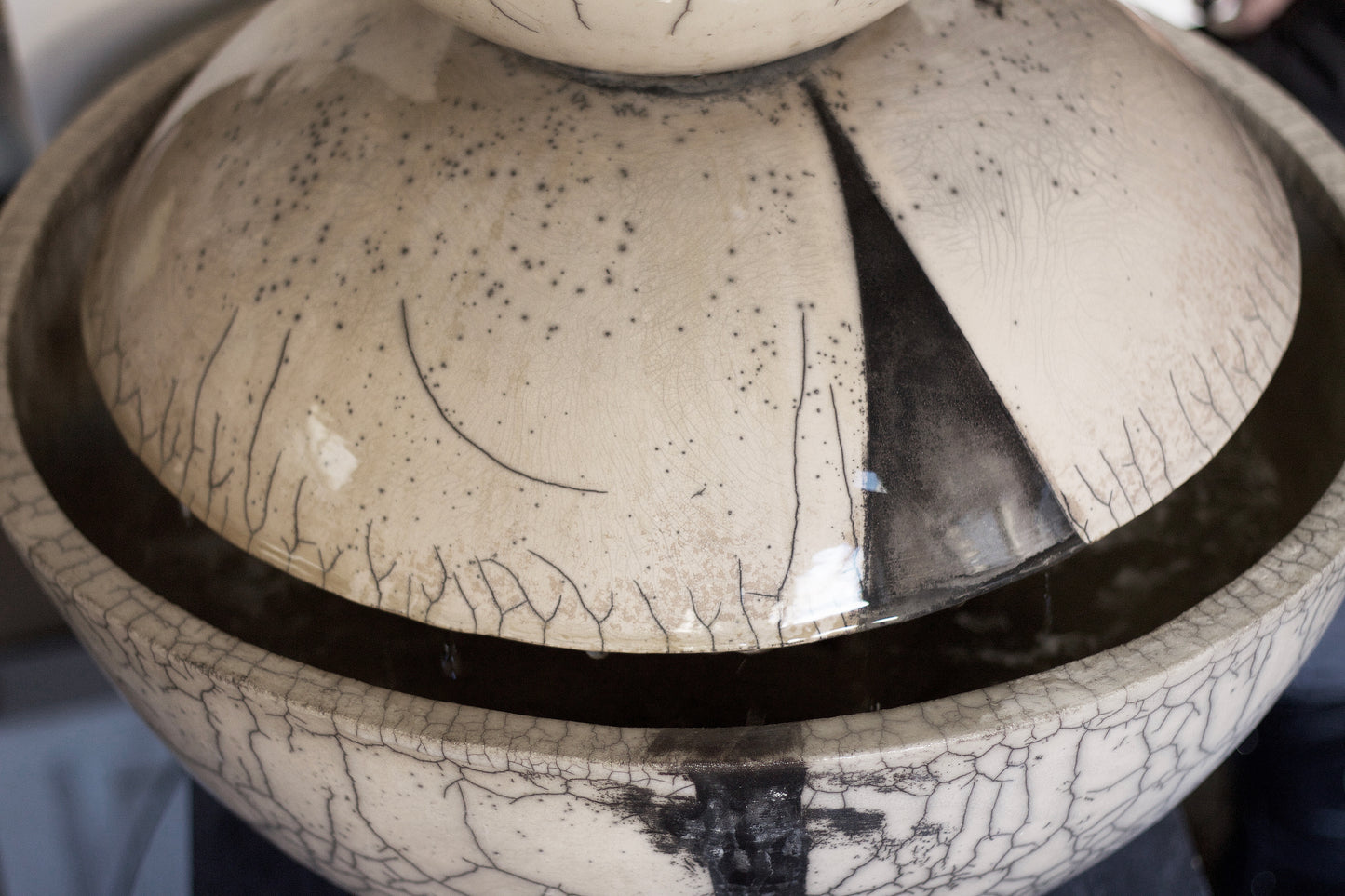 Modern Genesi Globe Ceramic Fountain Black White Crackle