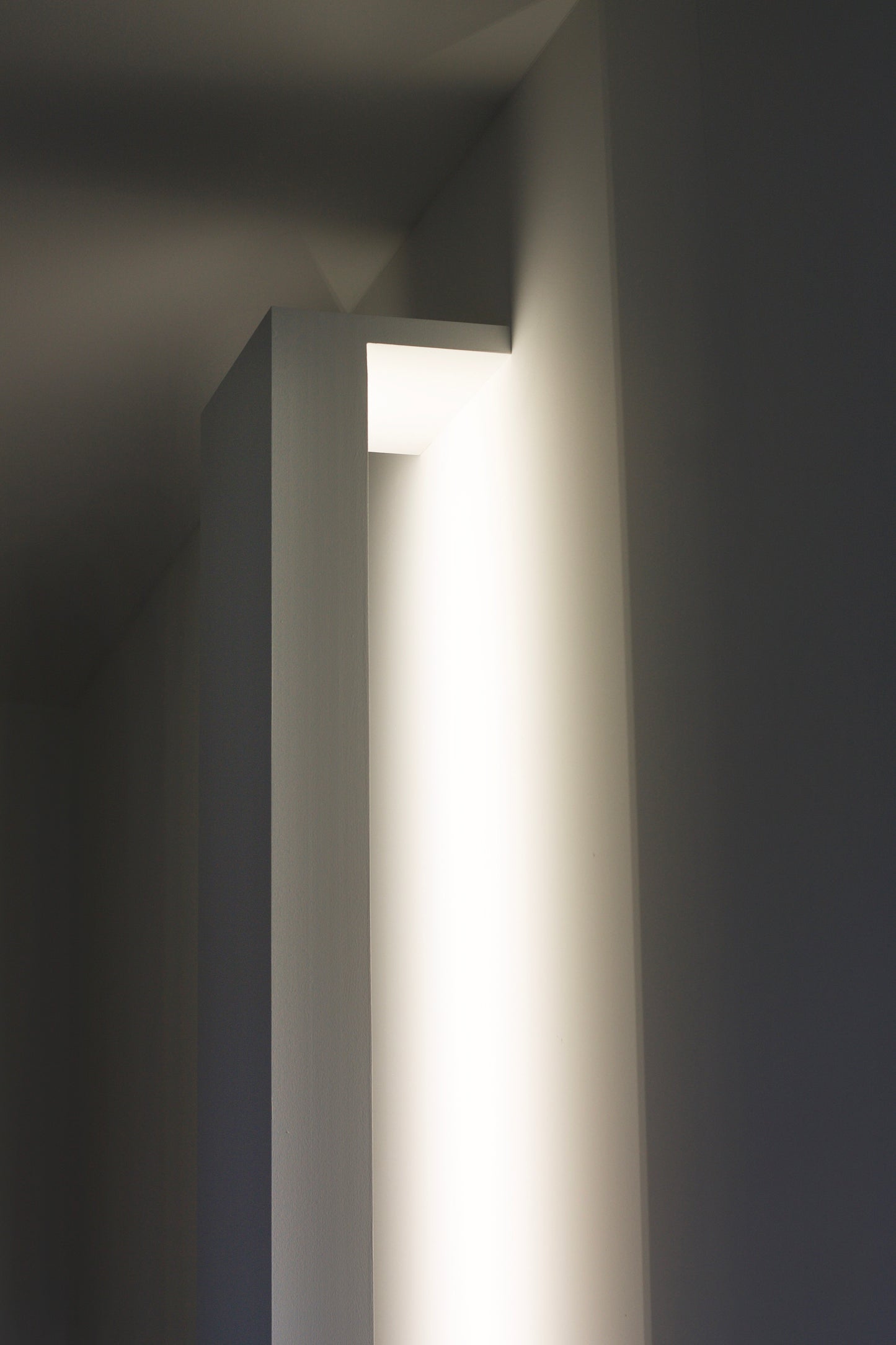 Labyrinth Light Extreme Minimalist Floor Vertical Led Flush Wall Lamp