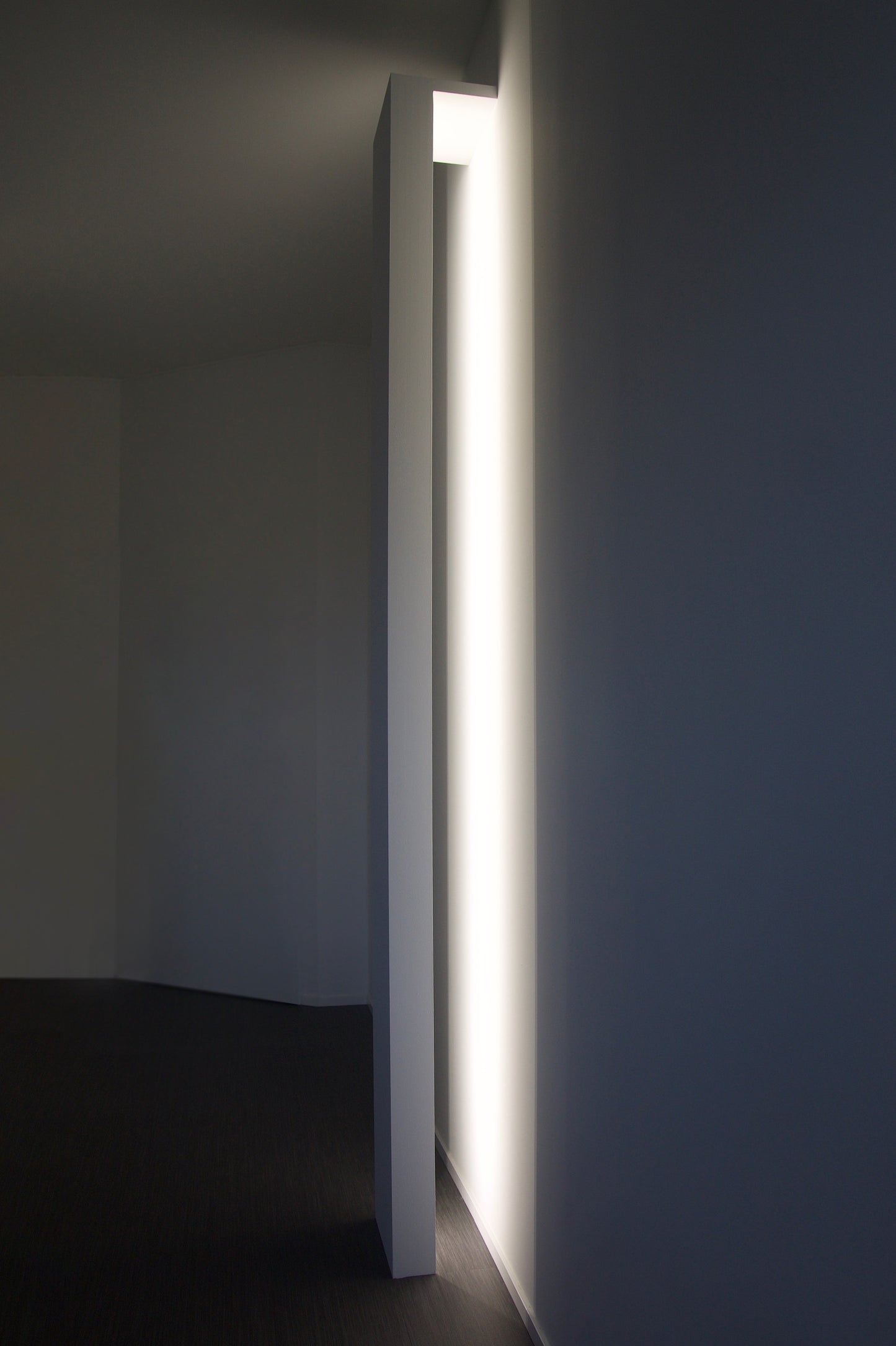 Labyrinth Light Extreme Minimalist Floor Vertical Led Flush Wall Lamp