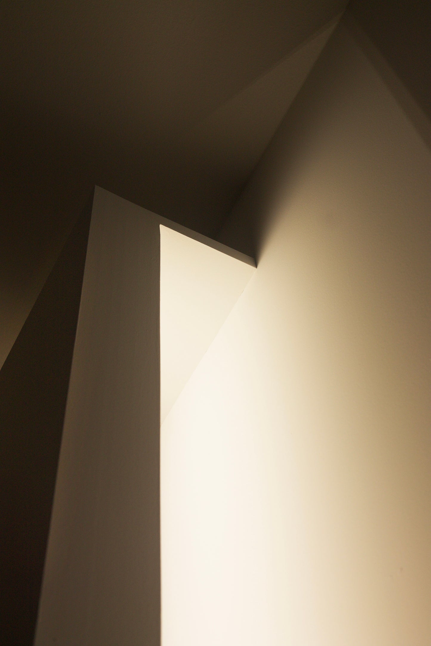 Labyrinth Light Extreme Minimalist Floor Vertical Led Flush Wall Lamp