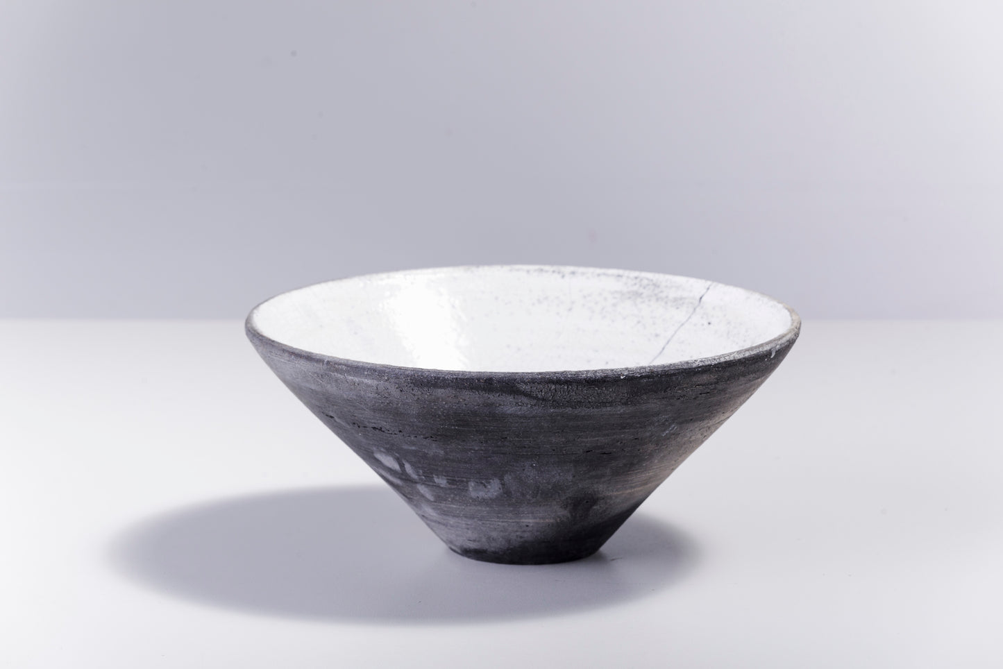 Japanese Wu Large Bowl Raku Ceramics Crackle Black White